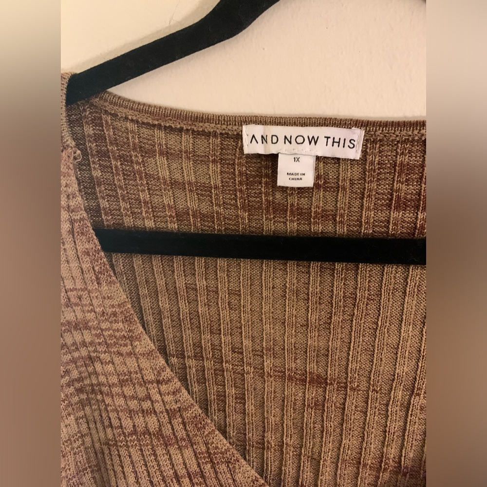 Brown Ribbed V-Neck Blouse - Picture 3 of 6